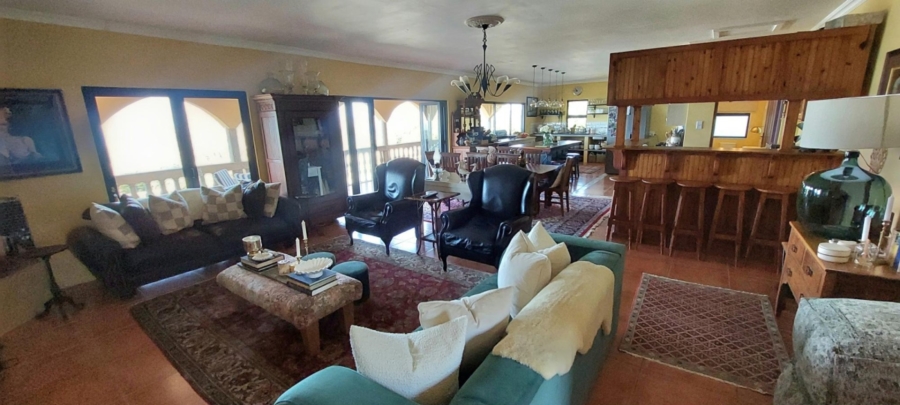 6 Bedroom Property for Sale in Cintsa East Eastern Cape